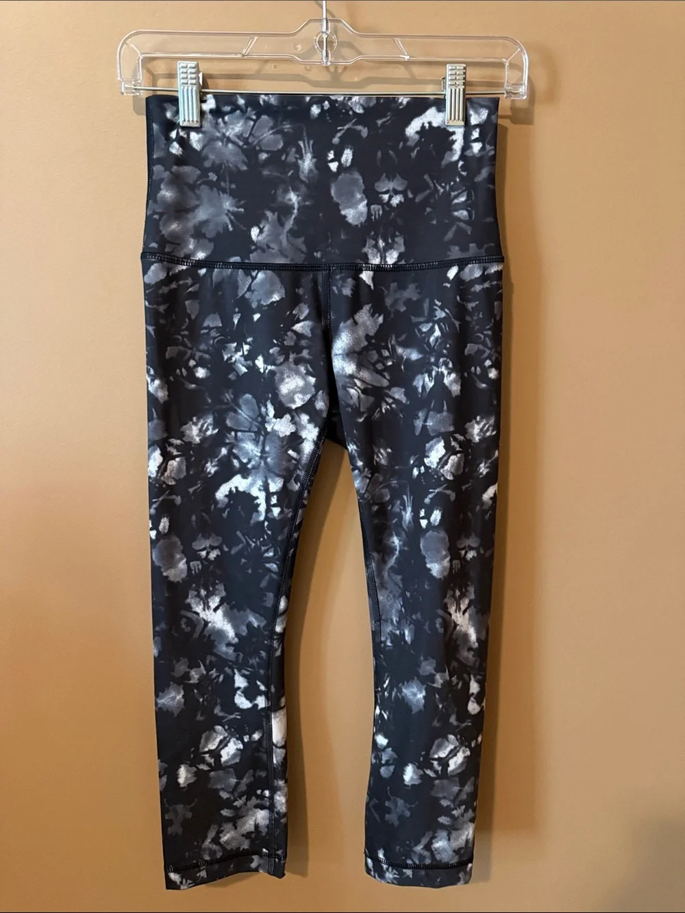 Lululemon Size 6 Wunder Under Crop Hi-Rise Dusk Tie Dye Leggings